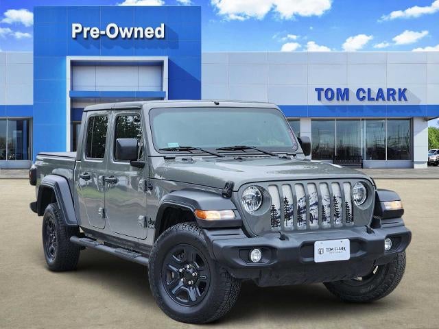 2021 Jeep Gladiator Sport in Sting-Gray Clearc — front three-quarter view