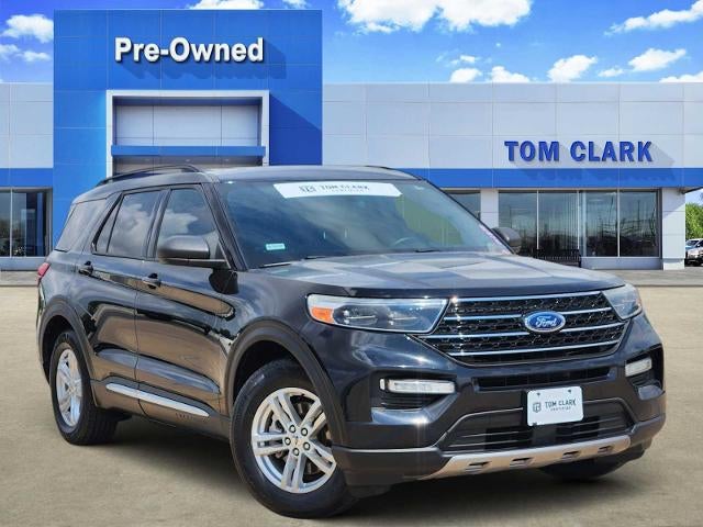 2020 Ford Explorer XLT in Agate Black Metal — front three-quarter view