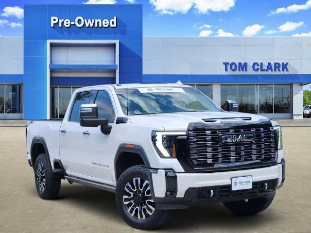 2025 GMC Sierra 2500 HD Denali Ultimate in White Frost Tricoat — front three-quarter view