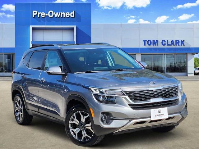 2021 Kia Seltos EX in Steel Gray — front three-quarter view