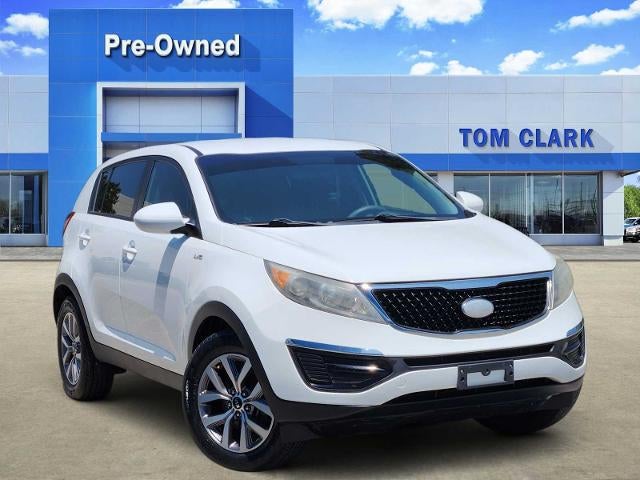 2014 Kia Sportage LX in Clear White — front three-quarter view
